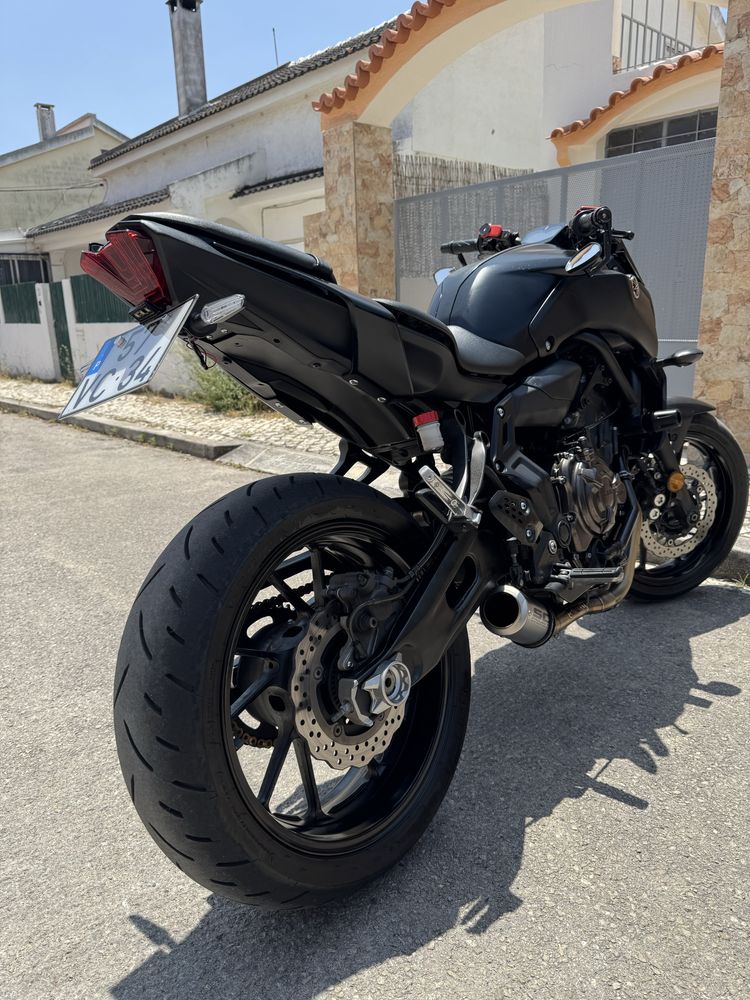 Vendo mt07 preta