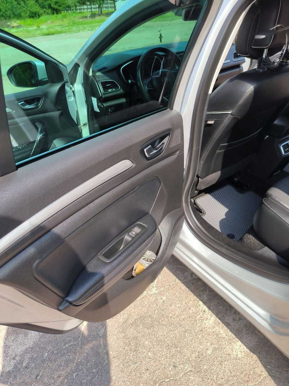 Renault Megane BOSE