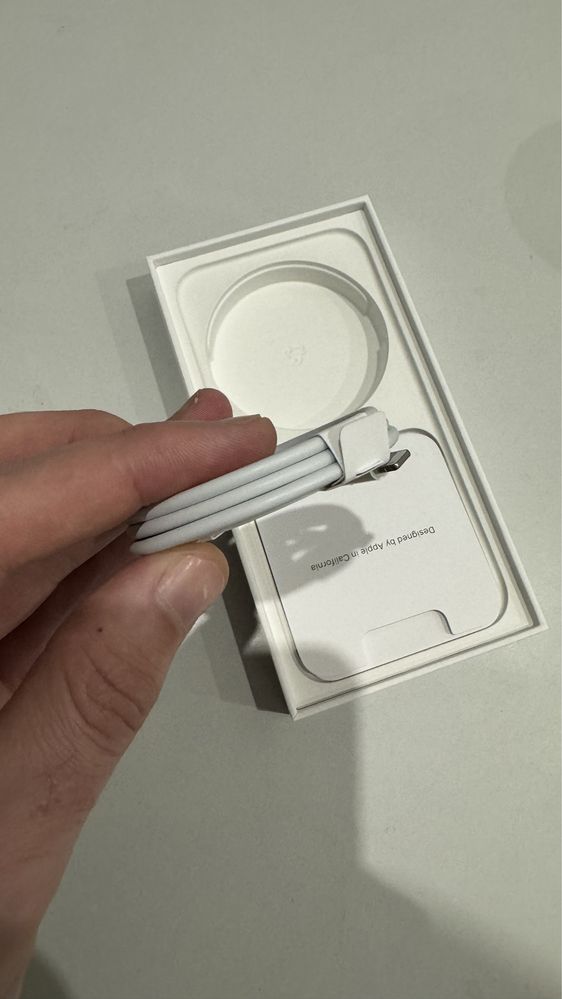 Кабель Apple USB-C to Lightning Cable
