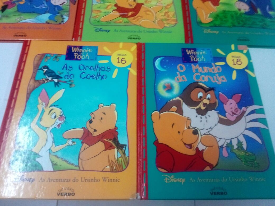 Livros infantis Winnie the Pooh.