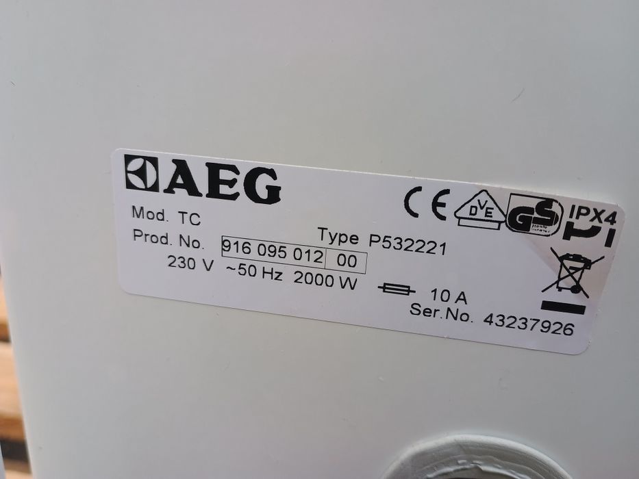 Suszarka do ubrań AEG kawalerka, małe mieszkanie. Stoi, wisi, działa.