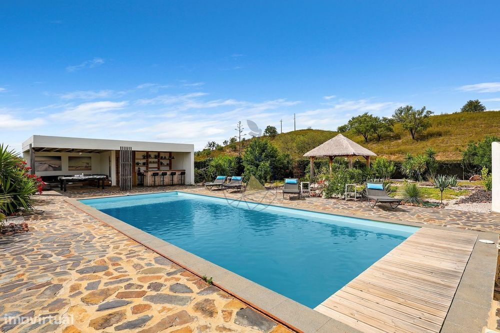 Moradia térrea com 3 quartos e piscina na Silveira - São Marcos da Ser