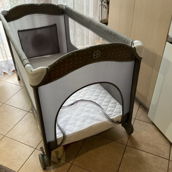 Łóżeczko turystyczne