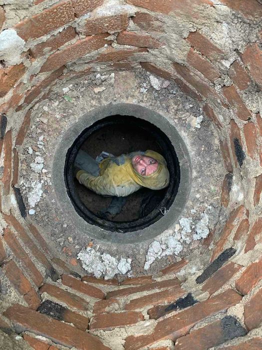 Чистка сливных ям, выгребных ям, строительство новых ям, реставрация