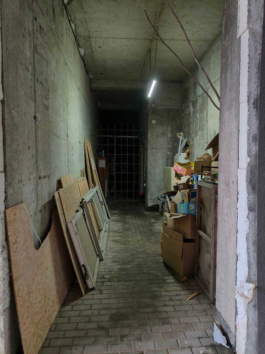 Продаж фасадного приміщення в ЖК Америка 380 м2