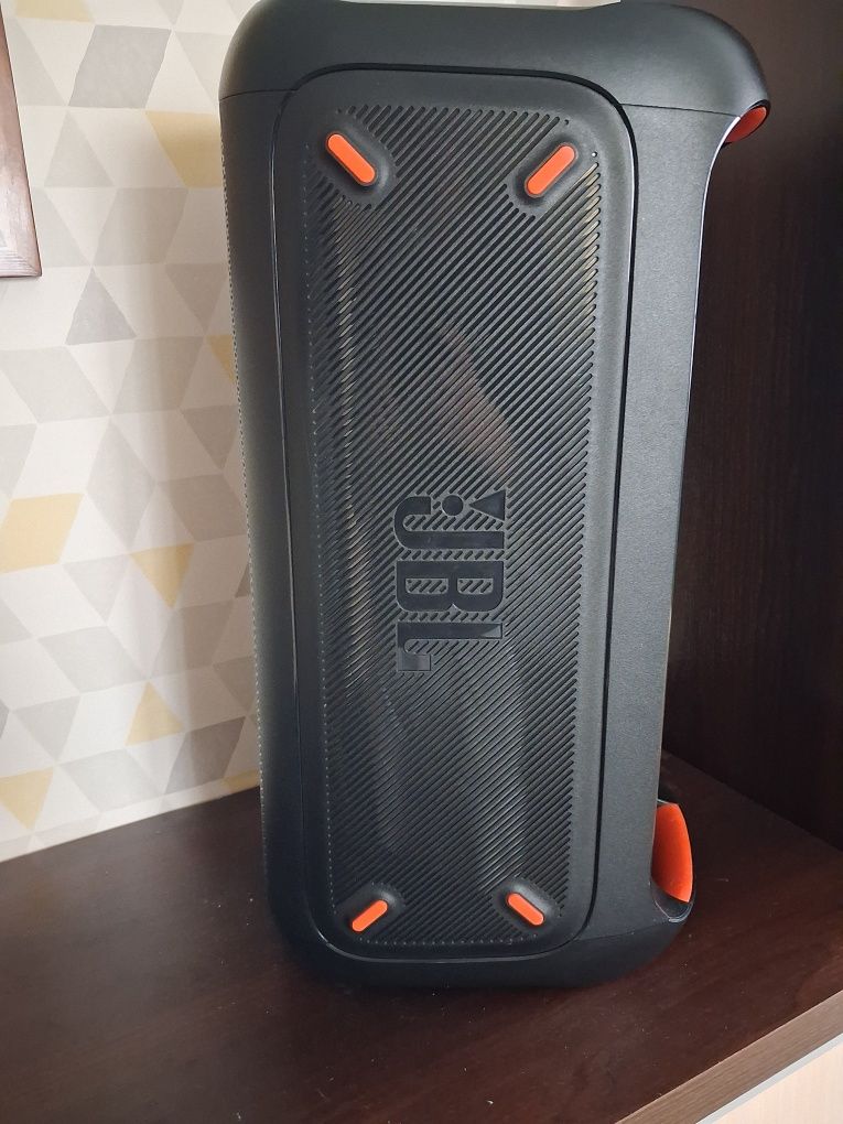 Jbl partybox 100