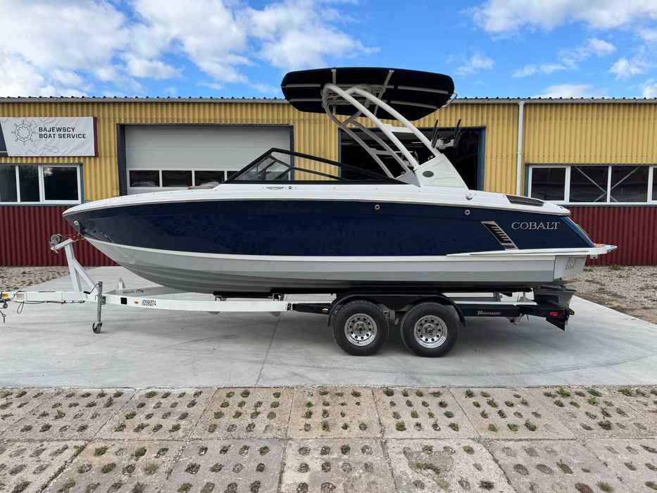 JACHT MOTOROWY ŁÓDŹ COBALT R4 SURF stan idealny tylko 37mth