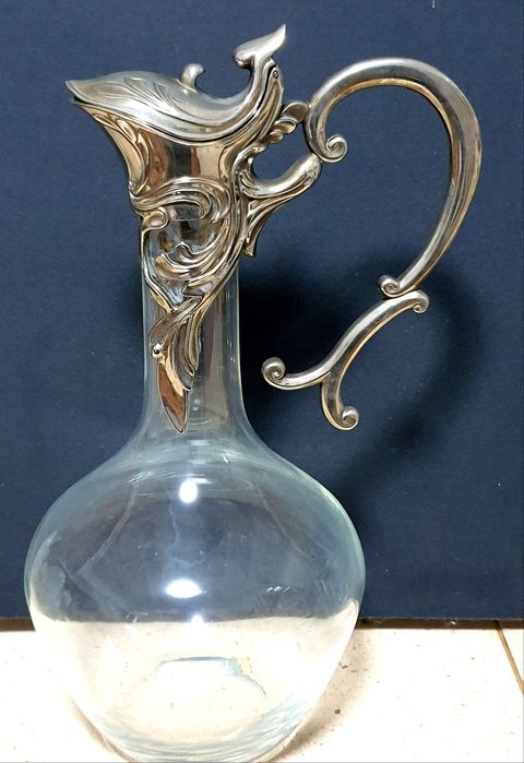 Linda carafe decantador vintage com armação banhado em prata