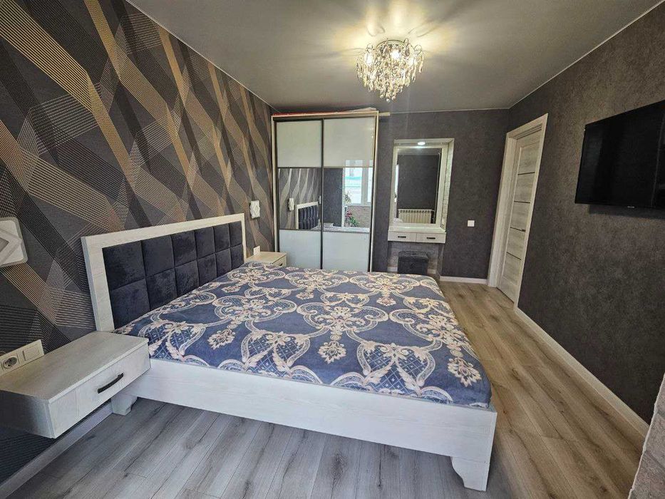 Продам трикімнатну квартиру