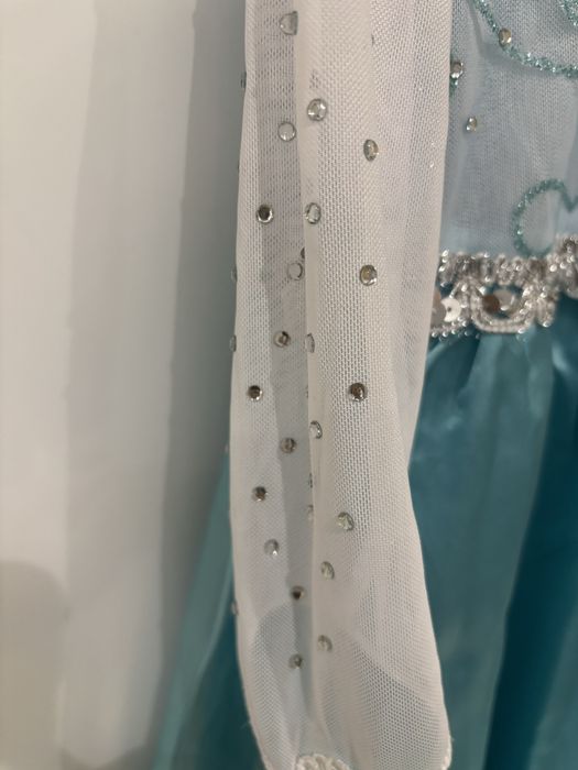 Bal przebierańców strój Elza Kraina Lodu choinka hallowen śnieżynka