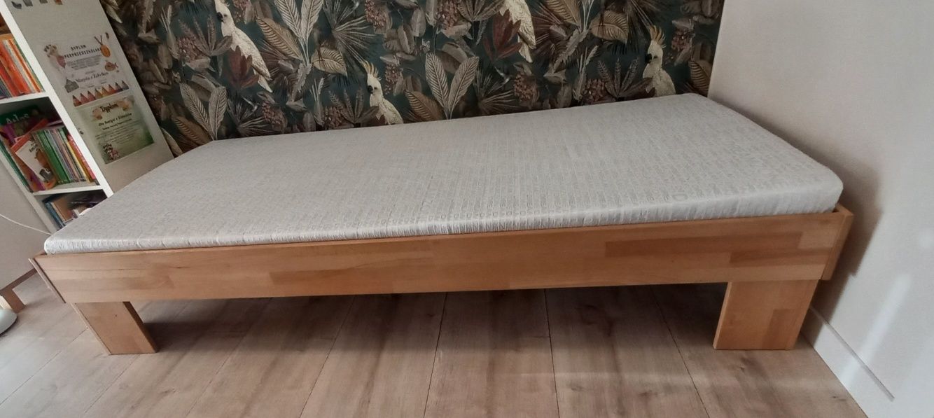 Łóżko 1-osobowe drewniane z materacem 90×200cm