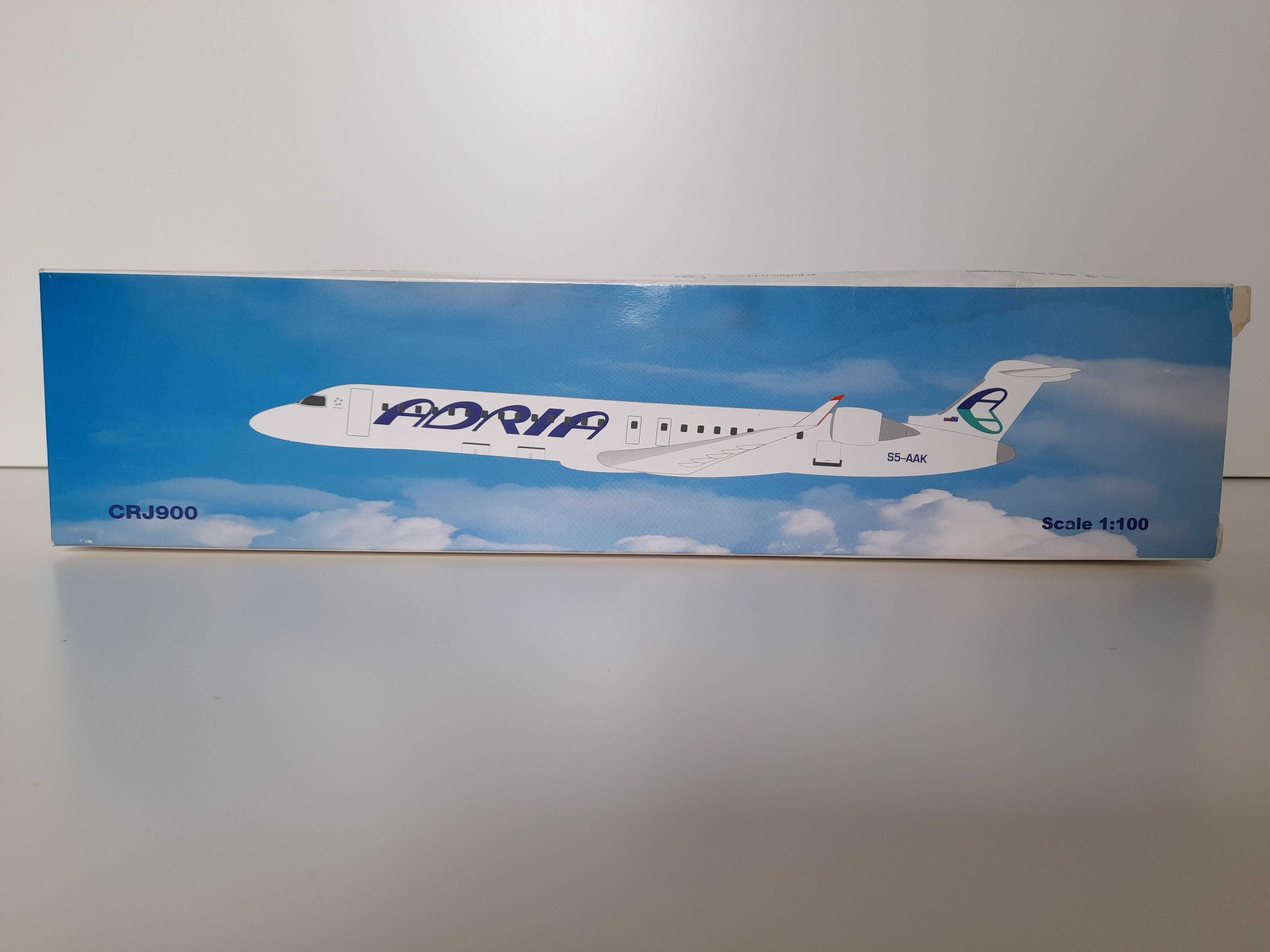 Model 1:100 SAMOLOT CRJ900 Adria Airways korpus 34 cm