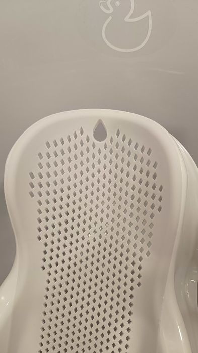Wanienka ze stelażem składanym i ergonomicznym leżaczkiem