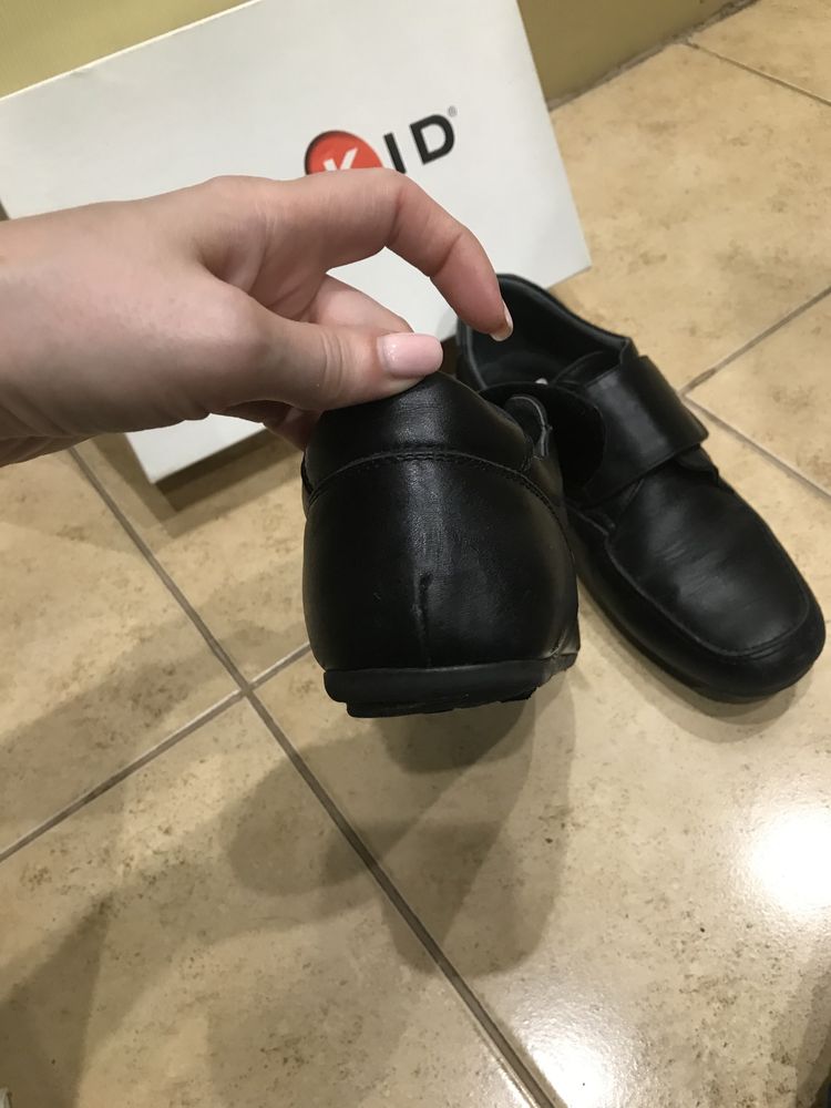 Кожаные туфли Италия на подростка размер 39