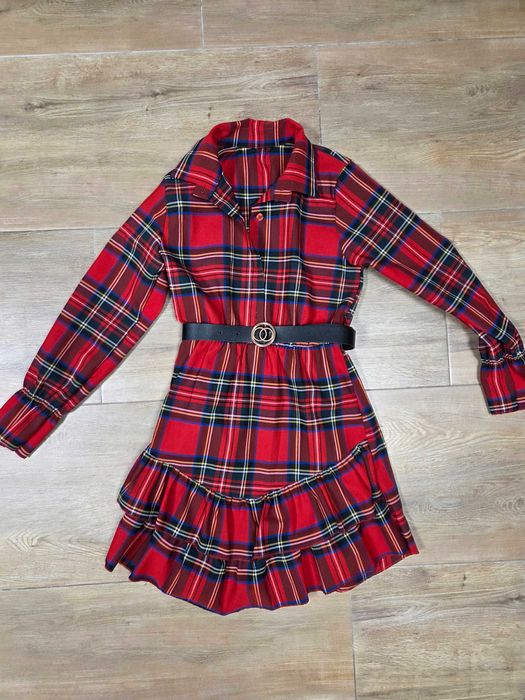 Sukienka w kratkę 146/152