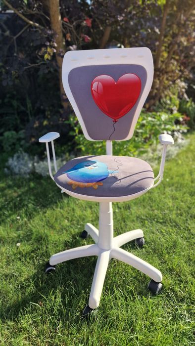 Krzesło obrotowe + nowe kółka Ministyle White kurczak i serce