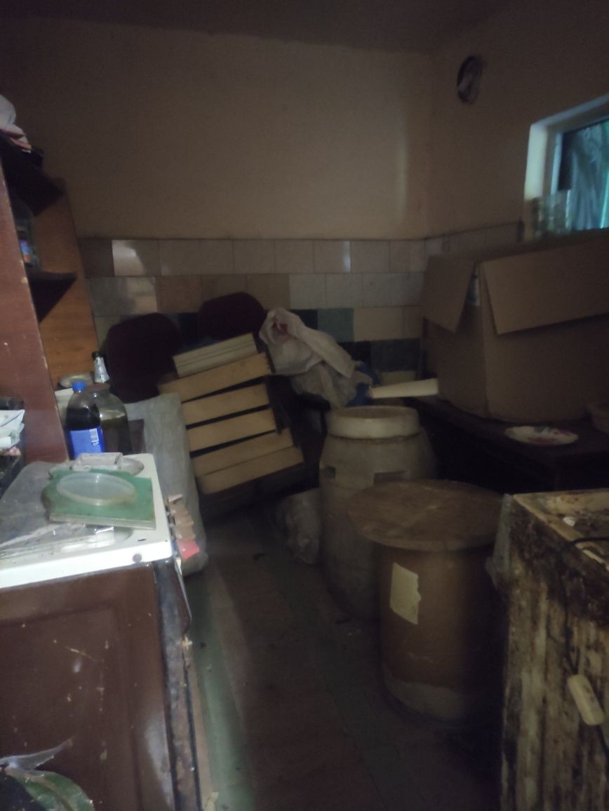 Продач дачного будинка з виходом на воду