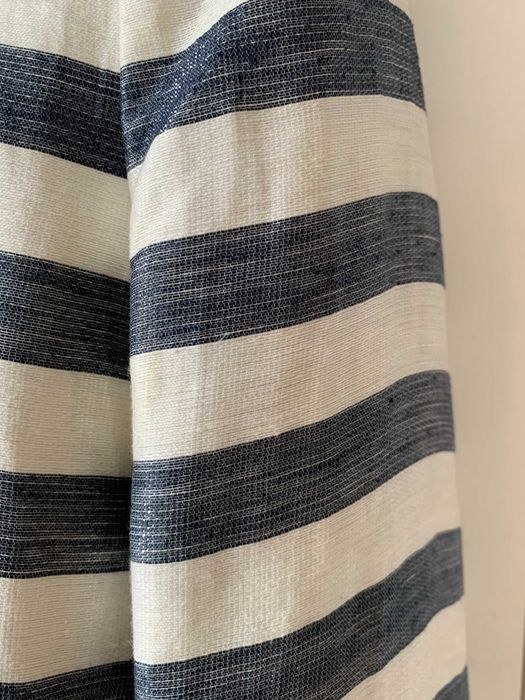 Żakiet damski firmy Aryton.