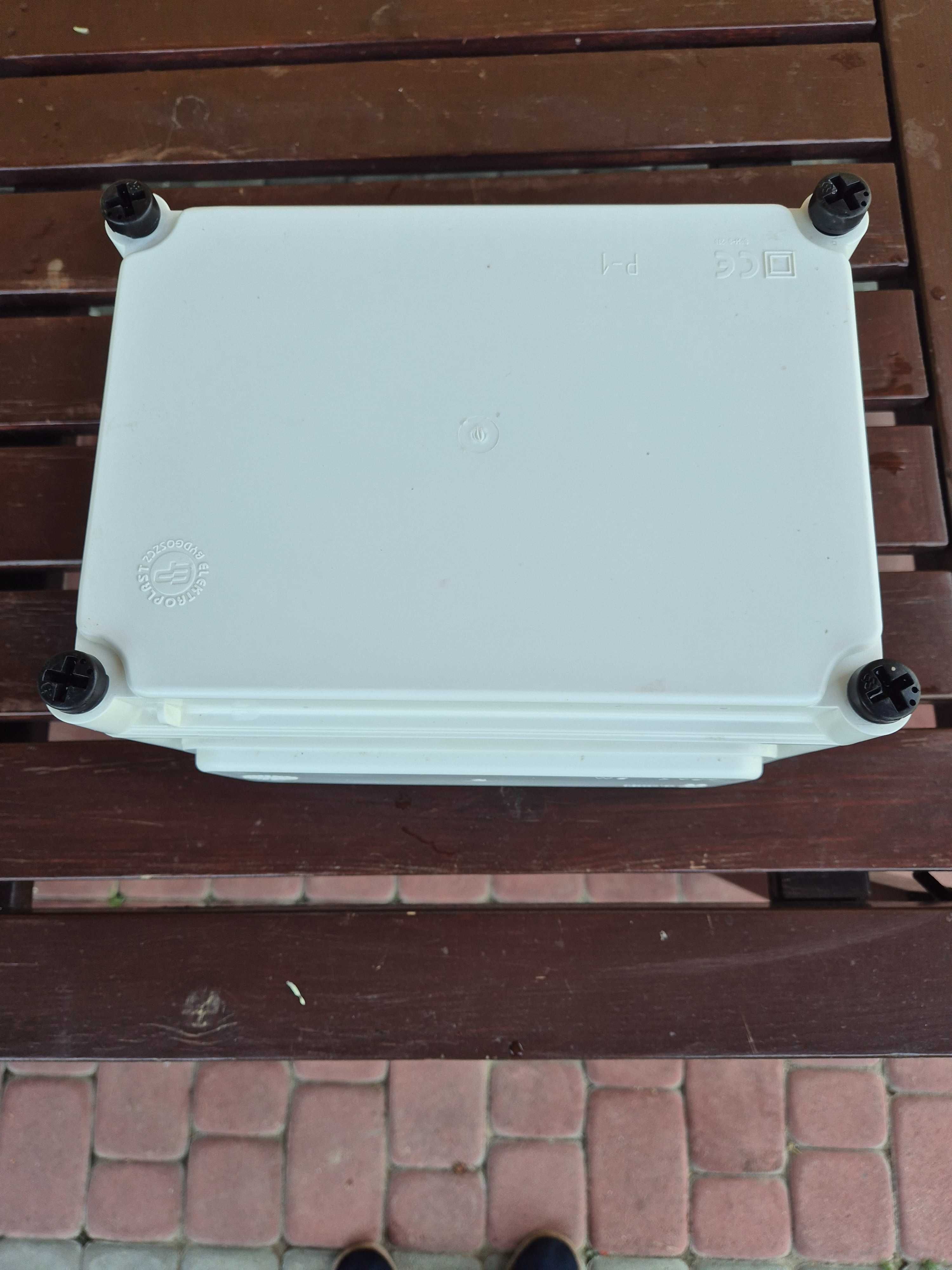 Skrzynka instalacyjna typu Z 1 / 2 ELEKTROPLAST.