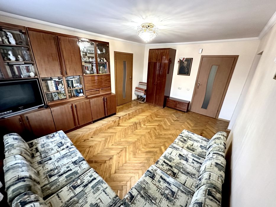 Продається квартира в центрі м. Стрий.