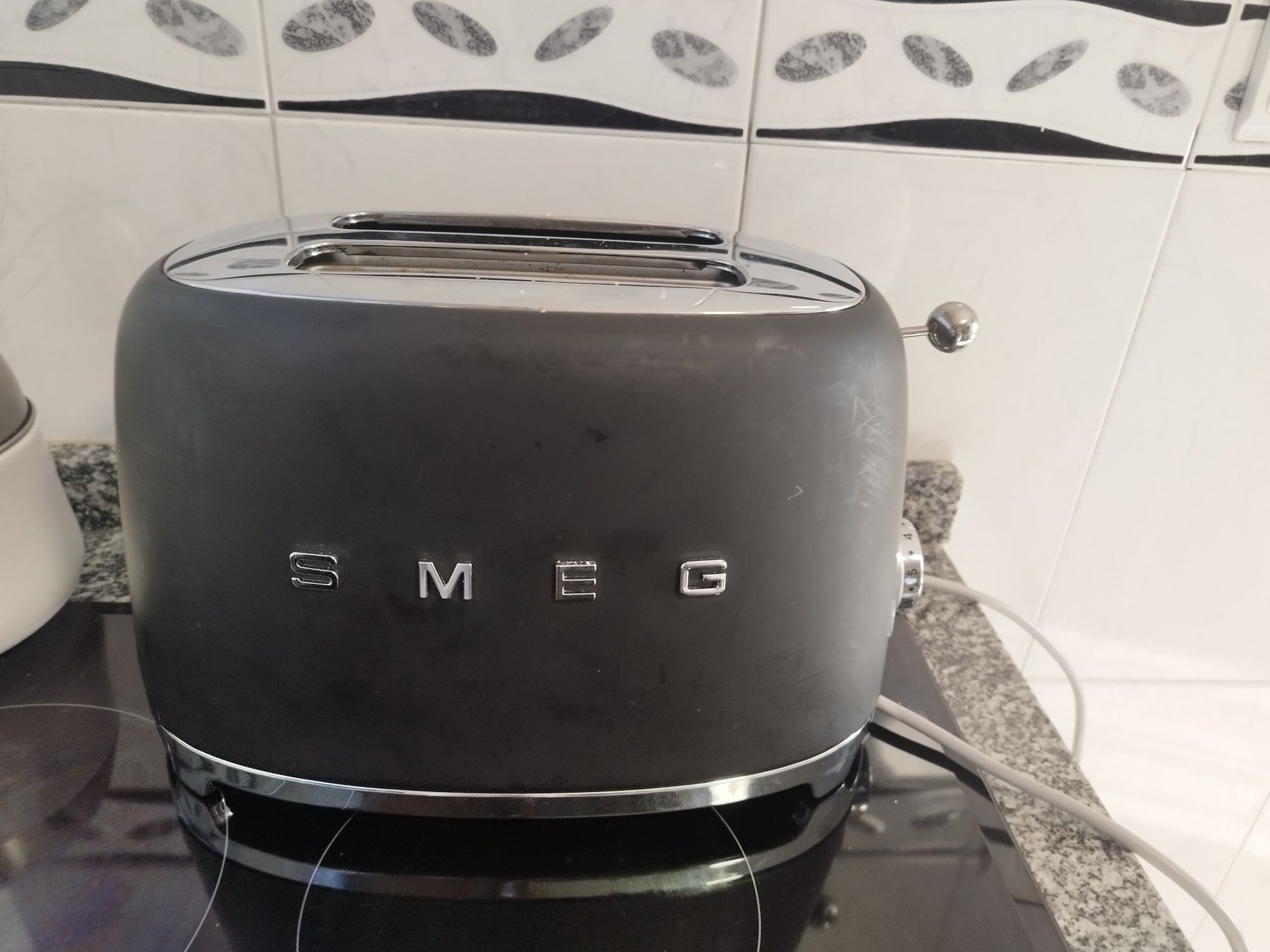 Torradeira smeg preta