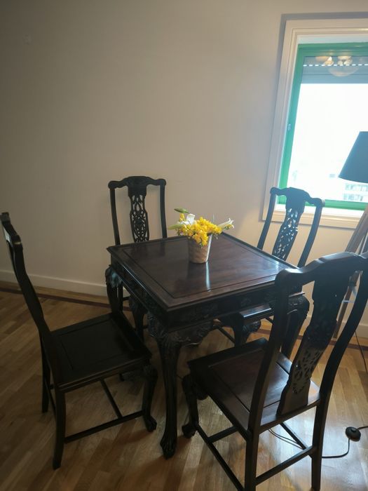 Mesa de jogo neoclassica