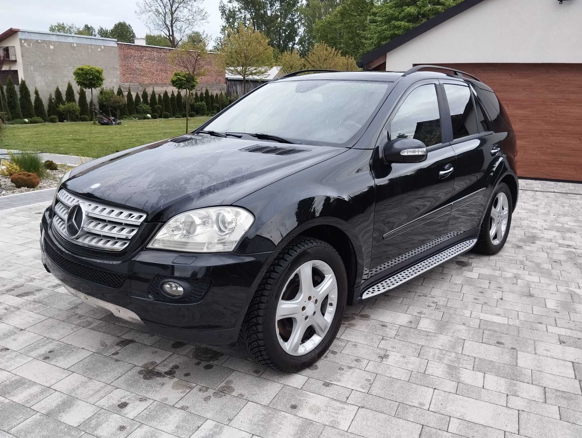 Mercedes ML 2007r 550 niski przebieg full opcja super stan faktura VAT