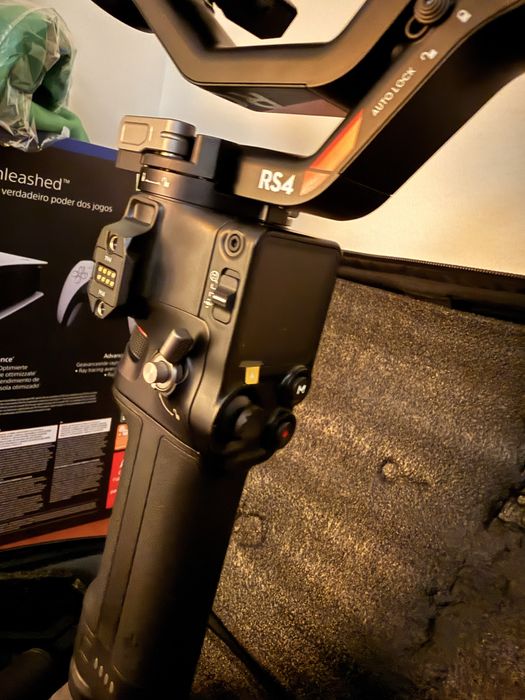 DJI RONIN RS4 Combo (Como Novo)