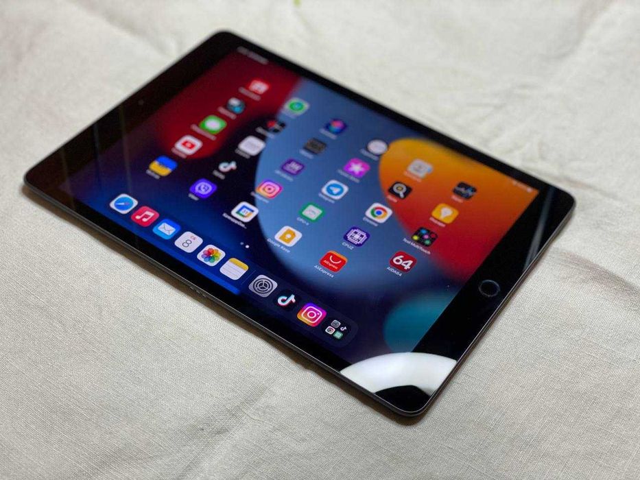 iPad 8th  Wi-Fi A12 Bionic a2270 lte