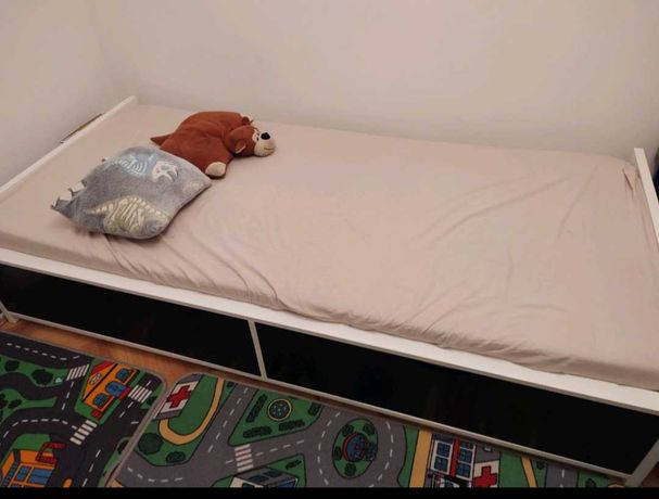 Łóżko IKEA flaxa 90 x200 dwie szuflady materac