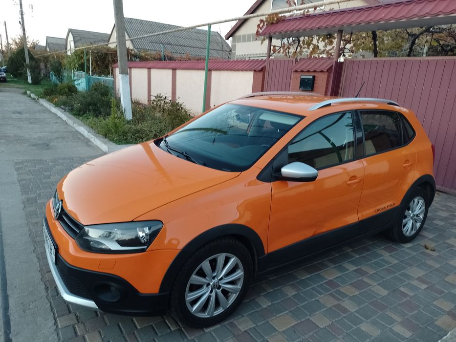 Продам Фольксваген крос поло в хорошем состоянии