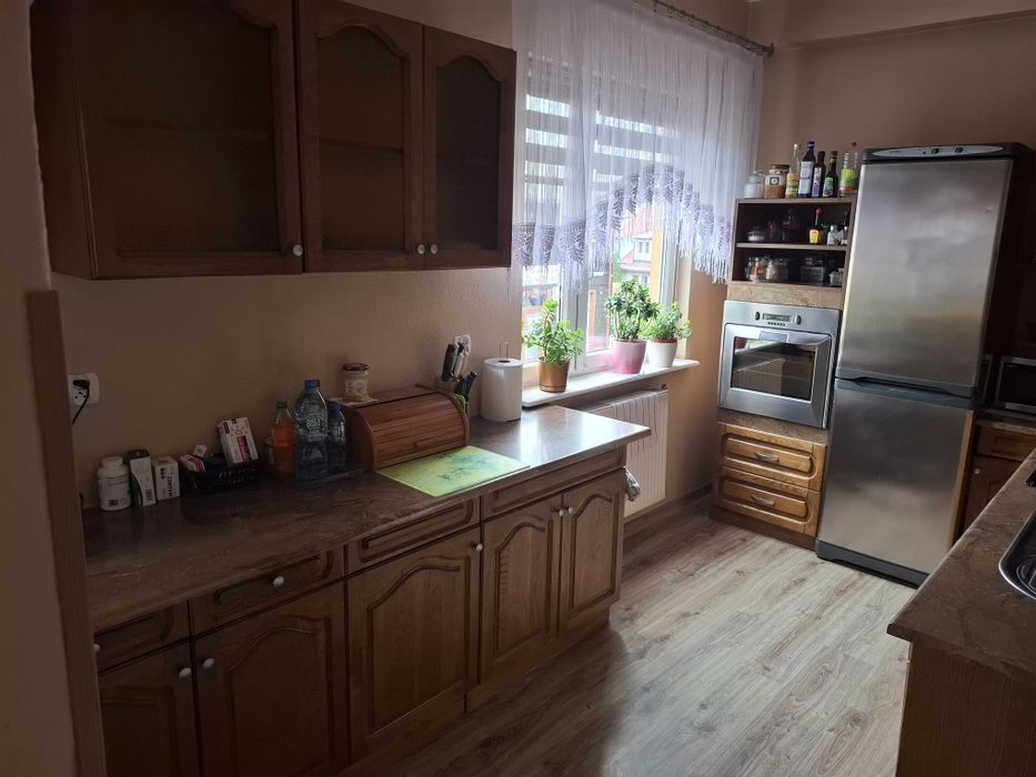 Dębowa kuchnia wraz z osprzetem