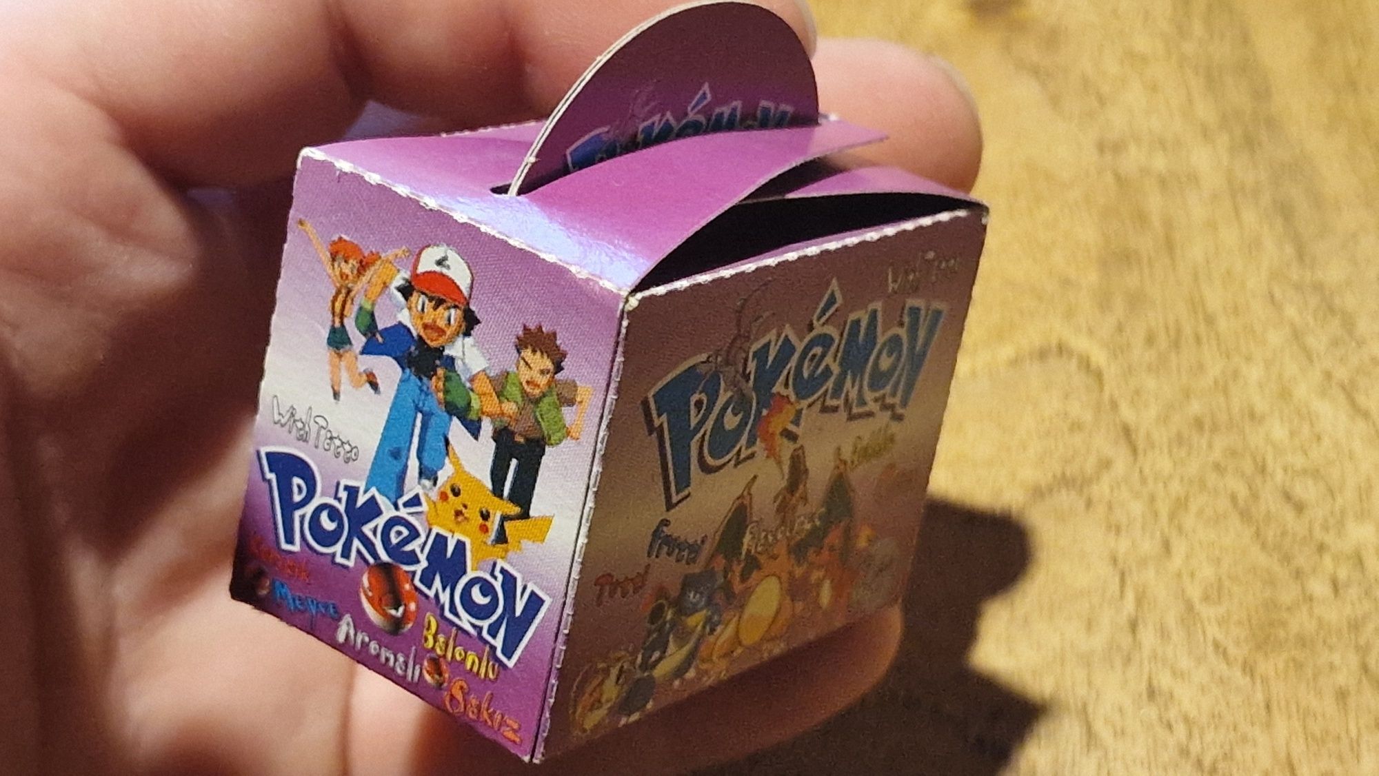 Pokemon zestaw gumka opakowanie, naklejka