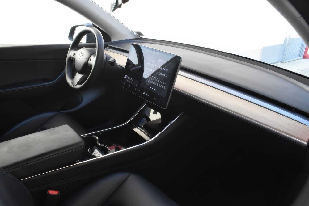 Tesla Model Y Performance      2021