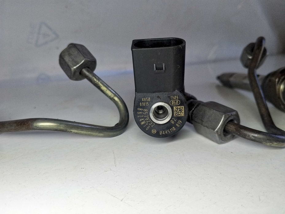 Wtryski wtryskiwacze BMW 2 F46 1.5 diesel Komplet