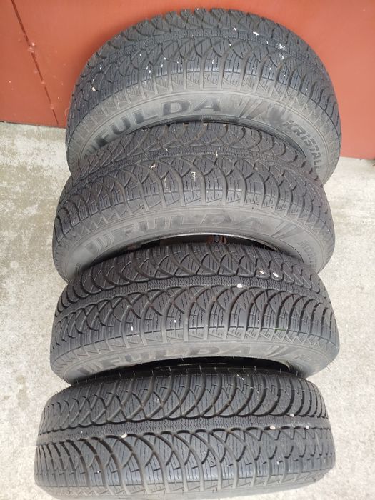 Sprzedam opony zimowe 175/70/14 z felgami