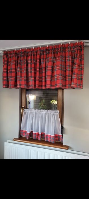 Lambrekin świąteczny w kratę + 2 zazdrostki