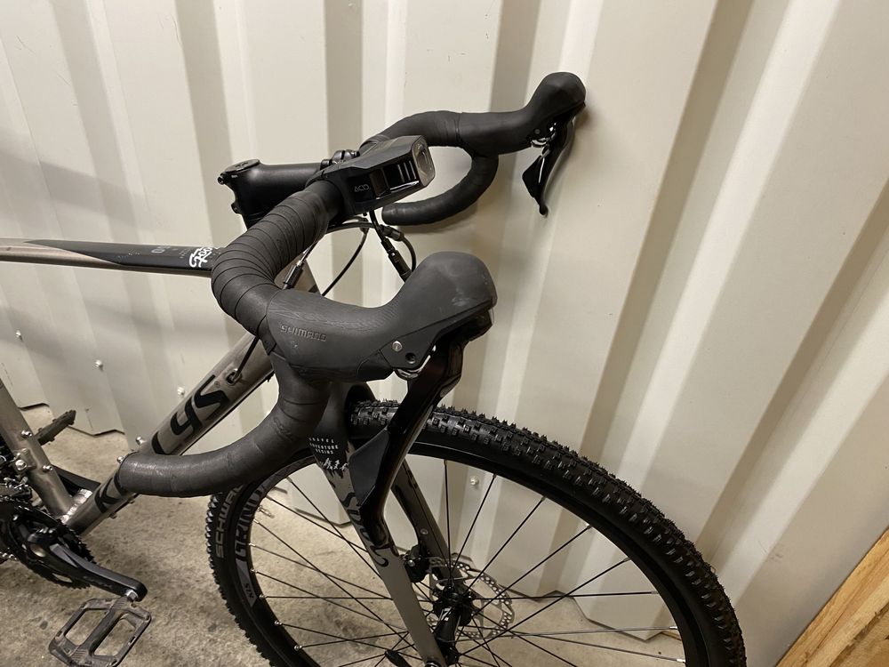 Стан нового Рама М Гравійний велосипед Kellys Soot 50 Shimano GRX
