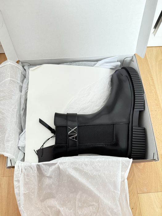Botas Armani novas