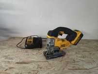 Wyrzynarka Dewalt DCS331