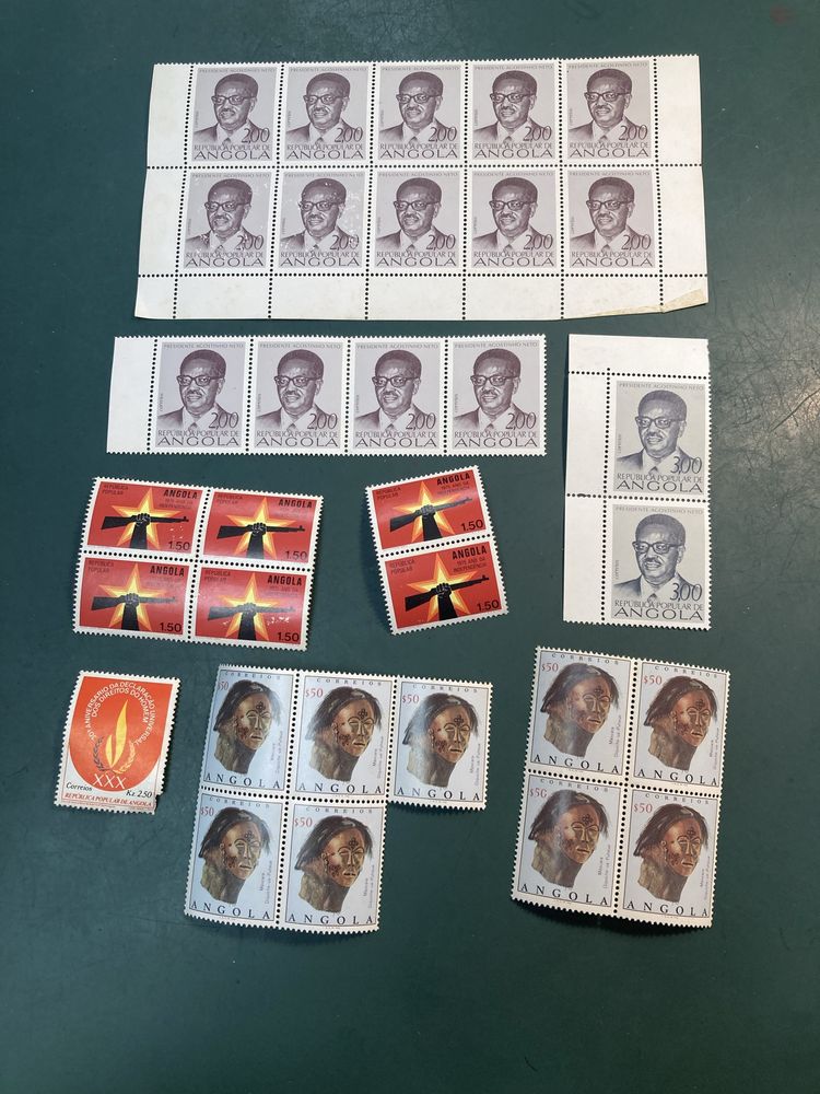 Conjuntos 32 Selos Angola 1975 a 1979 Não Usados