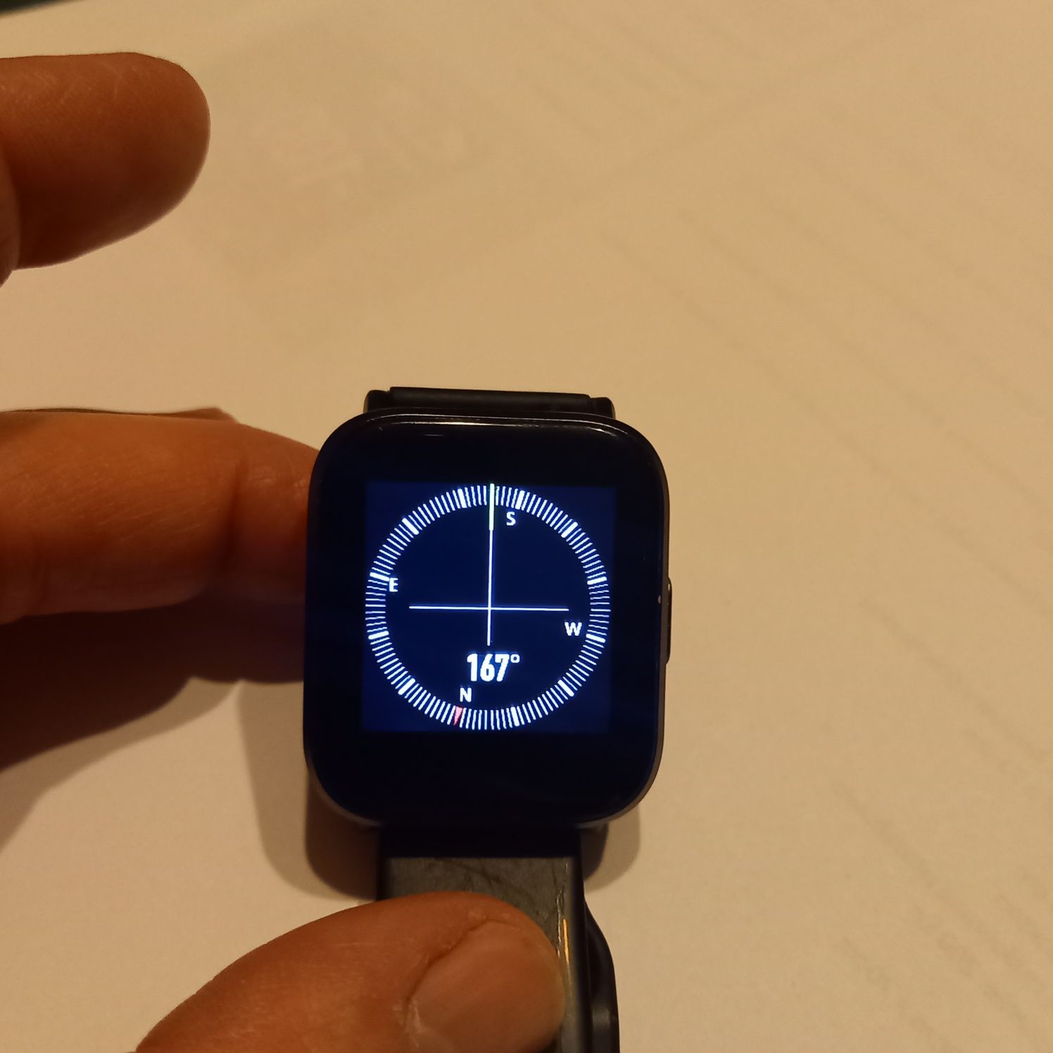 Smartwatch z kompasem, pulsometrem, pulsoksymetrem, krokomierzem ...