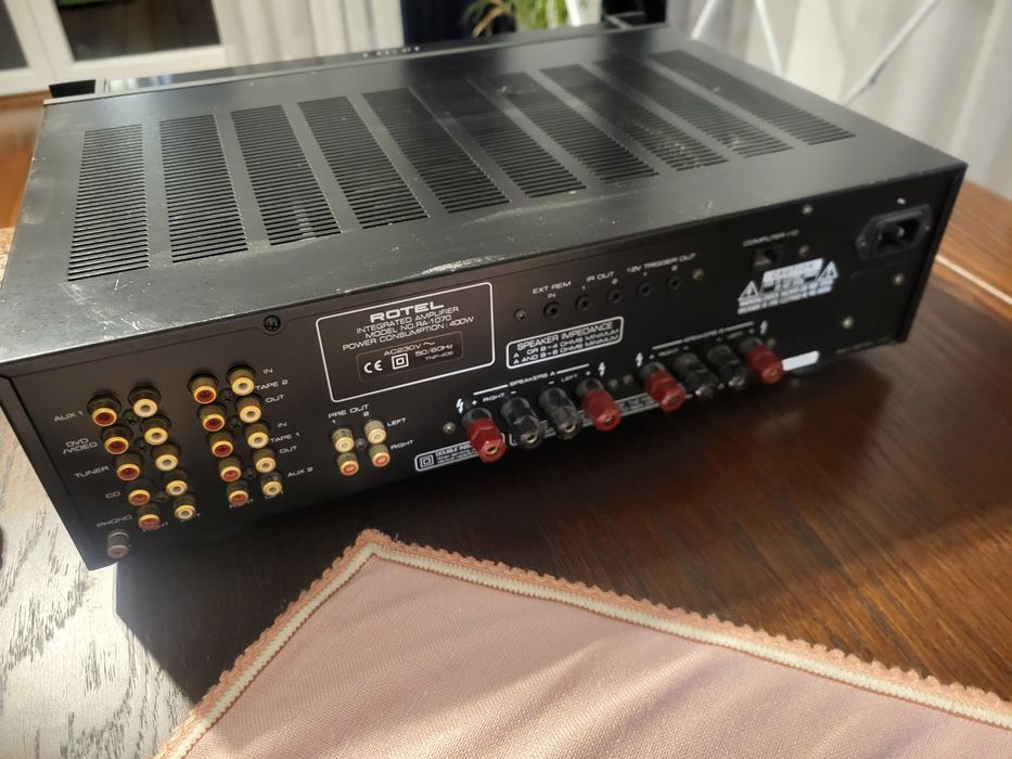 Wzmacniacz Rotel RA-1070