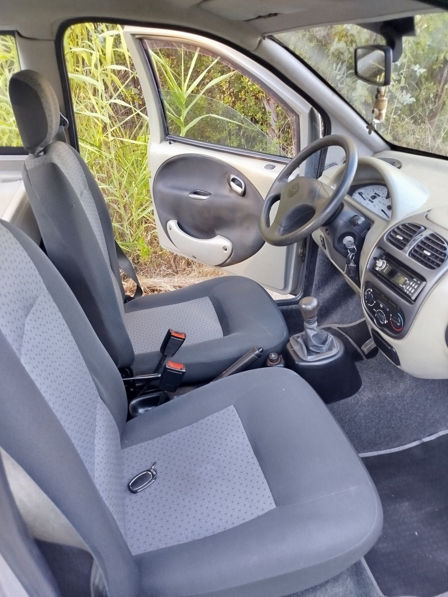 Carrinho sem carta da marca JDM abaca