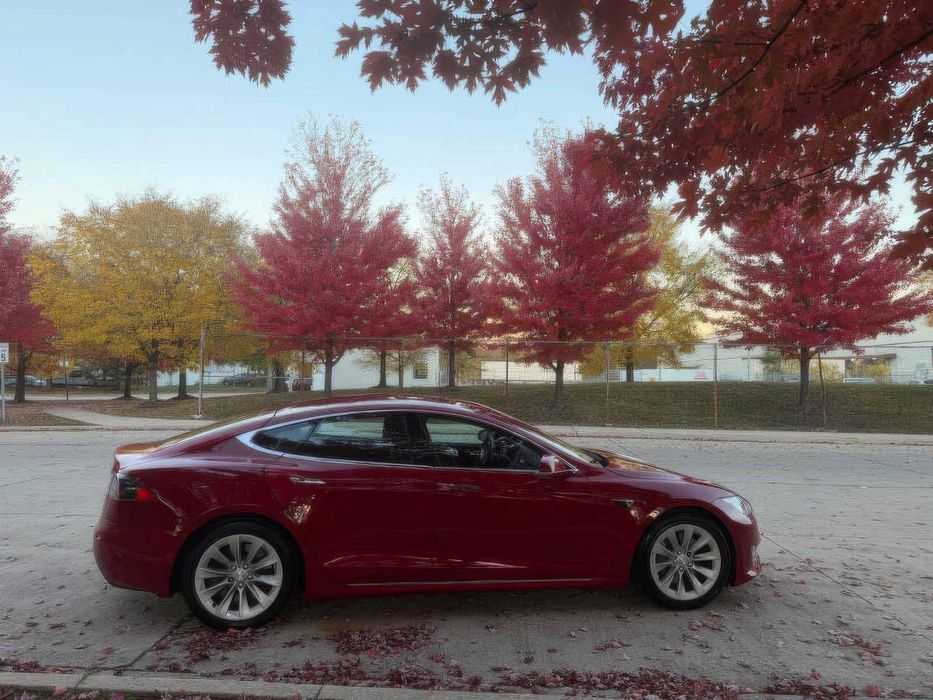 Tesla Model S      2017