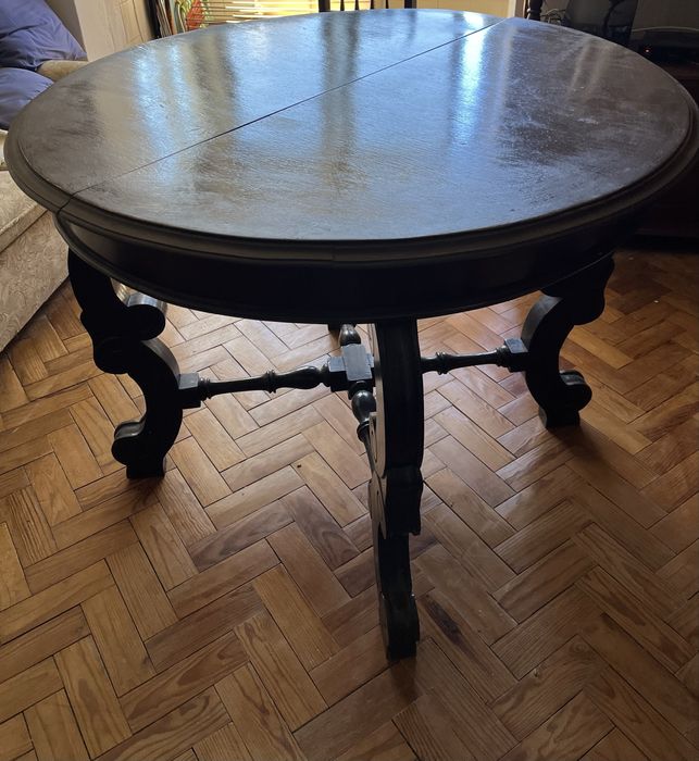 Mesa de jantar redonda e cadeiras madeira maciça