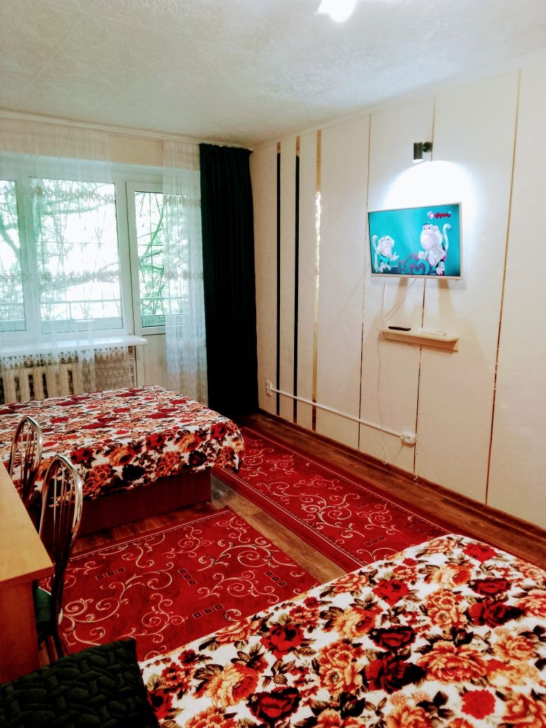 Посуточно 1 к.кв. проспект Центральный 124а, 3эт/9эт, wi-fi, 2 кровати