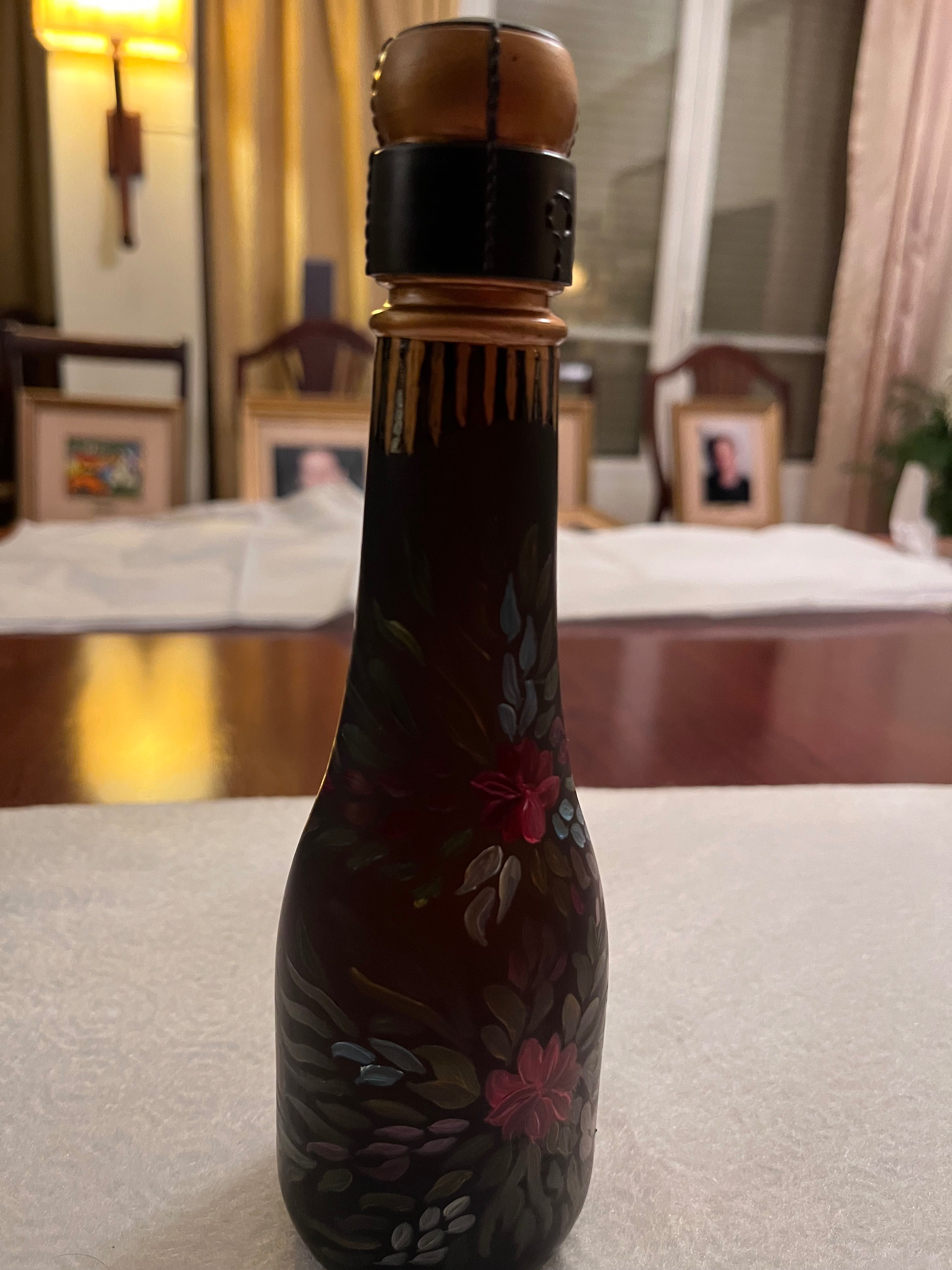 Garrafa pintada à mão