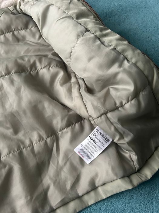 Kurtka z odpinanym kapturem 104