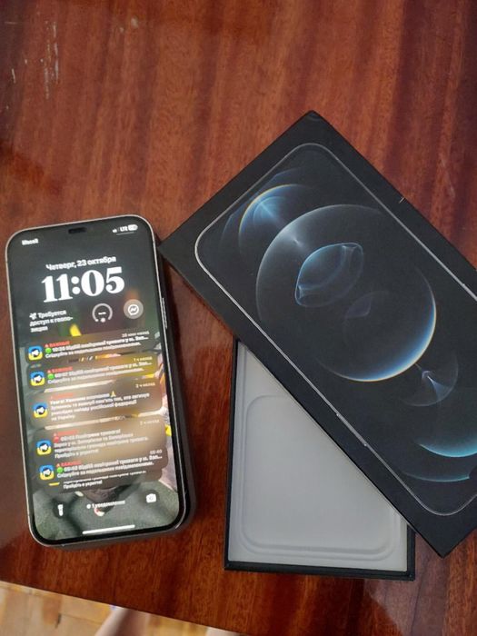 Продам айфон 12 про макс